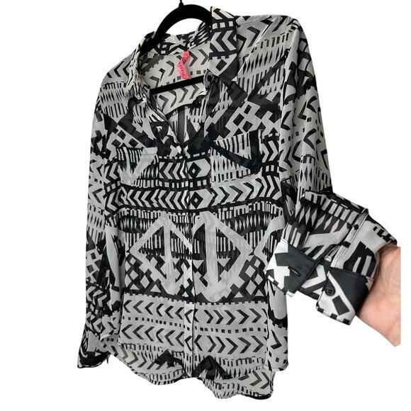 Eight Sixy Black & Gray Aztec Print Sheer Button Long Sleeve Blouse S - Picture 1 of 10
